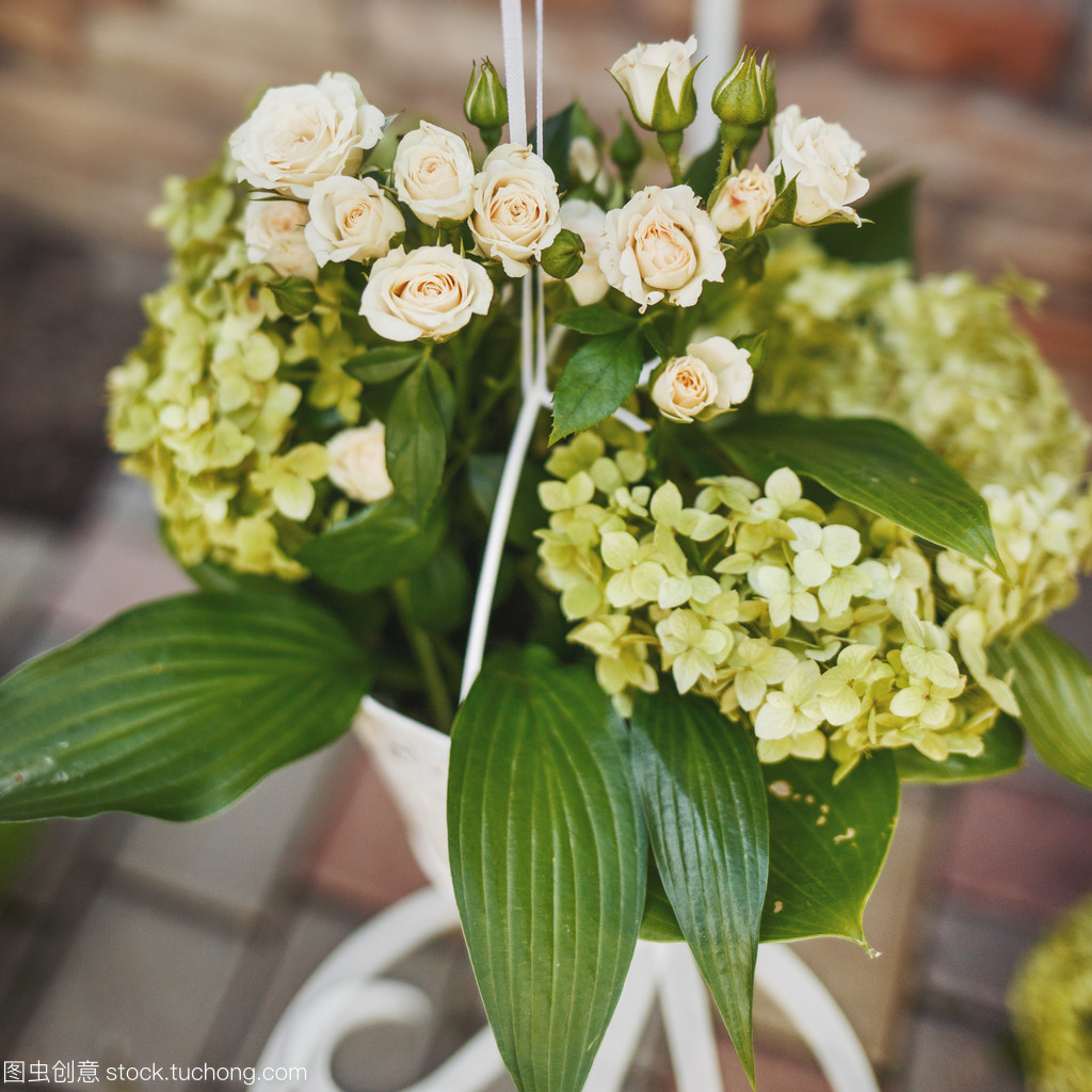 大堆鲜花礼品 用花卉传递情感的非凡艺术